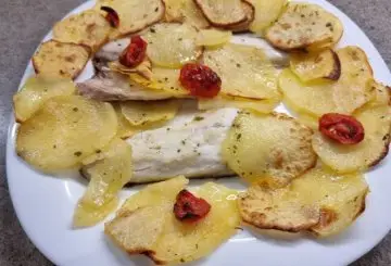 FILETTI DI BRANZINO AL FORNO CON PATATE
