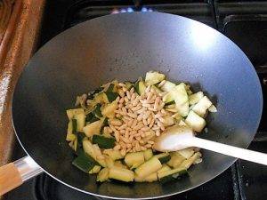 Pasta zucchine e gamberetti preparazione 6