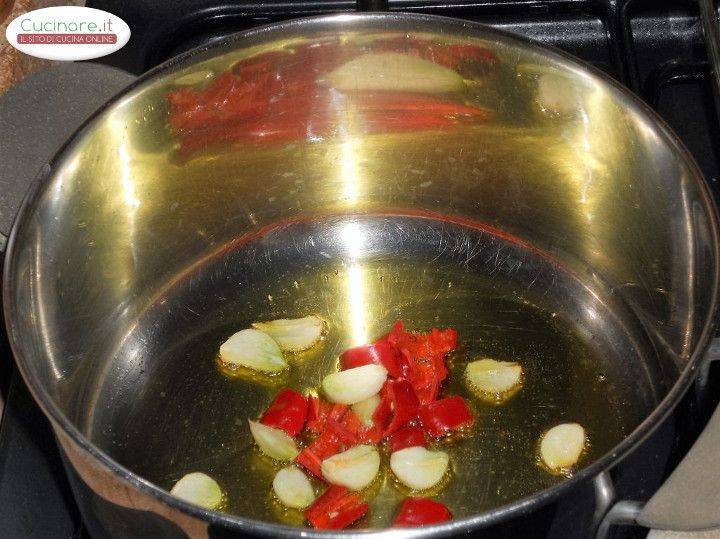 Vongole veraci in salsa di Mirto e Vermentino con Trenette preparazione 3