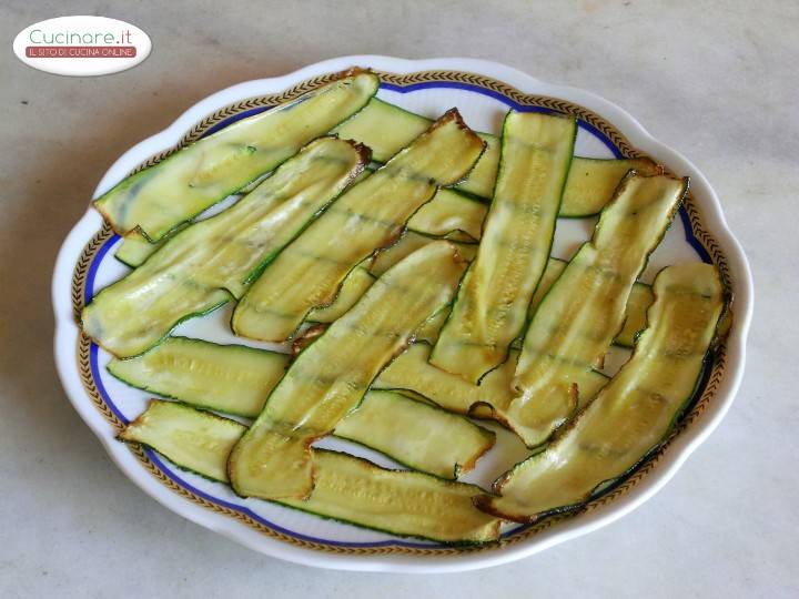 Filetti di persico con nastri di zucchine preparazione 3