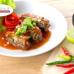 Sarde in rosso con Vino bianco, Erba cipollina e semi di Finocchio