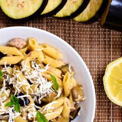 Pasta con melanzane, tonno e menta