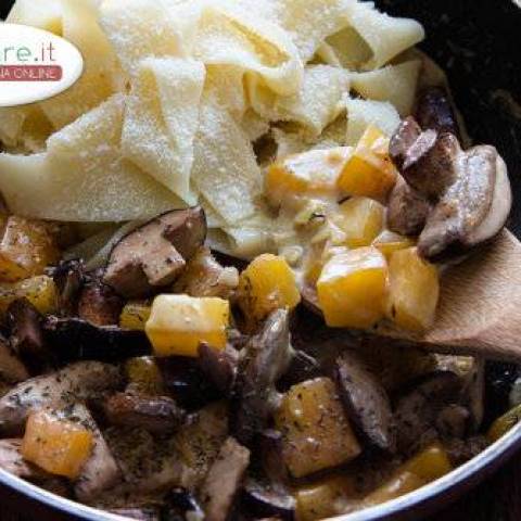 Pappardelle con zucca e porcini | cucinare.it
