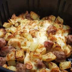 PATATE E SALSICCE IN FRIGGITRICE AD ARIA