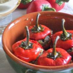Peperoncini tondi al forno con erbe aromatiche  