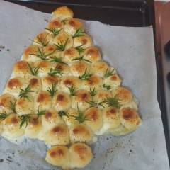 ALBERO DI NATALE CON PASTA DELLA PIZZA