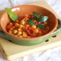 Ceci in umido al rosso con Mirto, Alloro e Peperoncino rosso