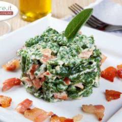 Spätzle di spinaci con pancetta