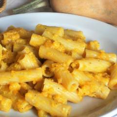 Pasta alla crema di zucca e cavolfiore arancione