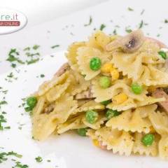 Farfalle con Mais e Funghi