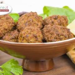Polpette di Quinoa con Curcuma, Radicchio e Noci