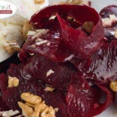 Barbabietole rosse con Yogurt, Aglio e Noci