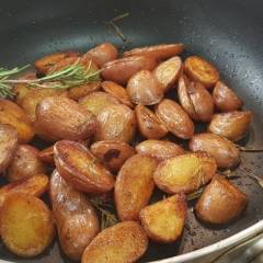 PATATE ROSSE IN PADELLA