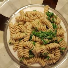 Pasta con crema di ceci e rucola