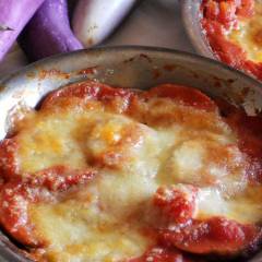 Parmigiana con melanzane perline