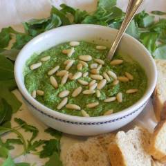 Pesto alla rucola, la salsa senza cottura