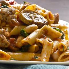 Penne con salsiccia e funghi