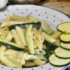 Penne e zucchine in salsa aioli