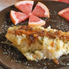 Filetti di scorfano con salsa di pompelmo rosa