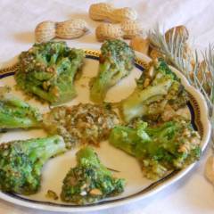 Broccoletti sfiziosi in Salsa di Acciughe, Arachidi e Limone