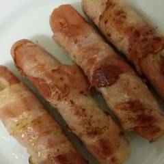 Wurstel farciti con formaggio e bacon