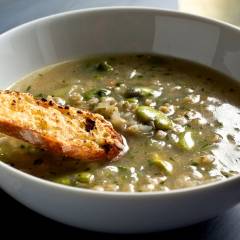 ZUPPA DI FAVE FRESCHE