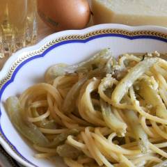 Spaghetti e puntarelle alla carbonara   