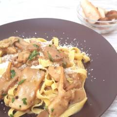 TAGLIATELLE AI FUNGHI PORCINI