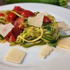 SPAGHETTI DI ZUCCHINE