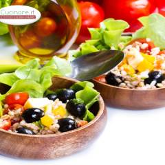 Insalata di farro con tonno e verdure