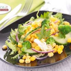 Insalata con Mais, Cetrioli, Broccoli e Cipolla