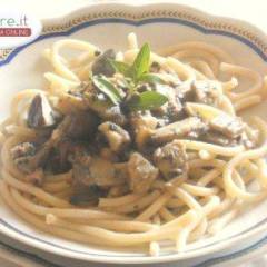 Pici toscani con Funghi misti al Mirto e Spalla di Prosciutto Crudo