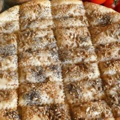 Torta sfoglia di salatini ai semi
