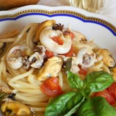 Spaghetti alla chitarra al saute di cozze e seppioline