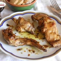 Coniglio arrosto con erbe aromatiche