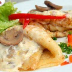 Crespelle alla crema di funghi e fontina