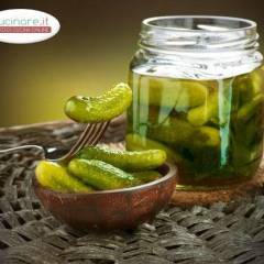 Cetriolini sottaceto al basilico