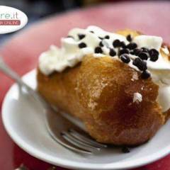 Babà alla Panna con Gocce di Cioccolato