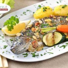 Trote con salsa di limone e mandorle