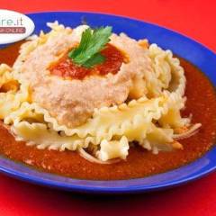 Pasta con Crema di Burrata e Sugo di Pomodori