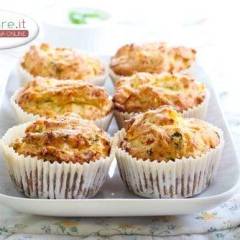 Muffin con noci e zucchine