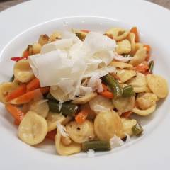 PASTA CON VERDURE SALTATE IN PADELLA
