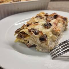 LASAGNA FUNGHI E SALSICCIA