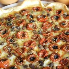 Crostata salata mediterranea