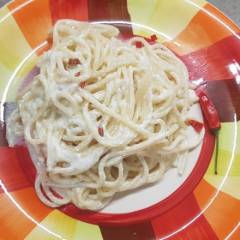 SPAGHETTI AGLIO, OLIO PEPERONCINO E RICOTTA