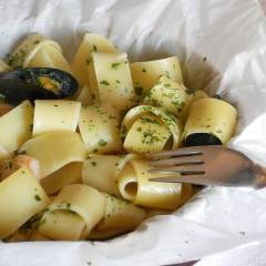 Calamarata del pescatore al cartoccio