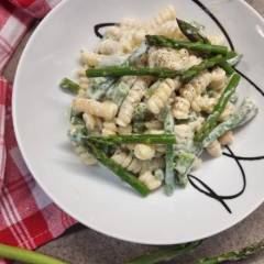 PASTA AGLI ASPARAGI E RICOTTA