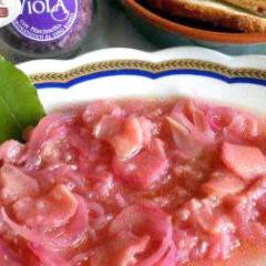 Contorno in rosa con rabarbaro, cipolla rossa e sale viola