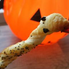 Grissini di pasta sfoglia per halloween