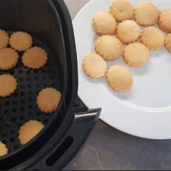 BISCOTTI DI FROLLA IN FRIGGITRICE AD ARIA